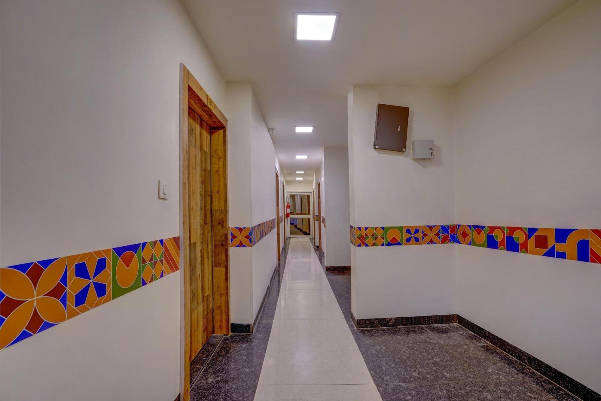 Super Hotel O Traveller Inn Lucknow Dış mekan fotoğraf