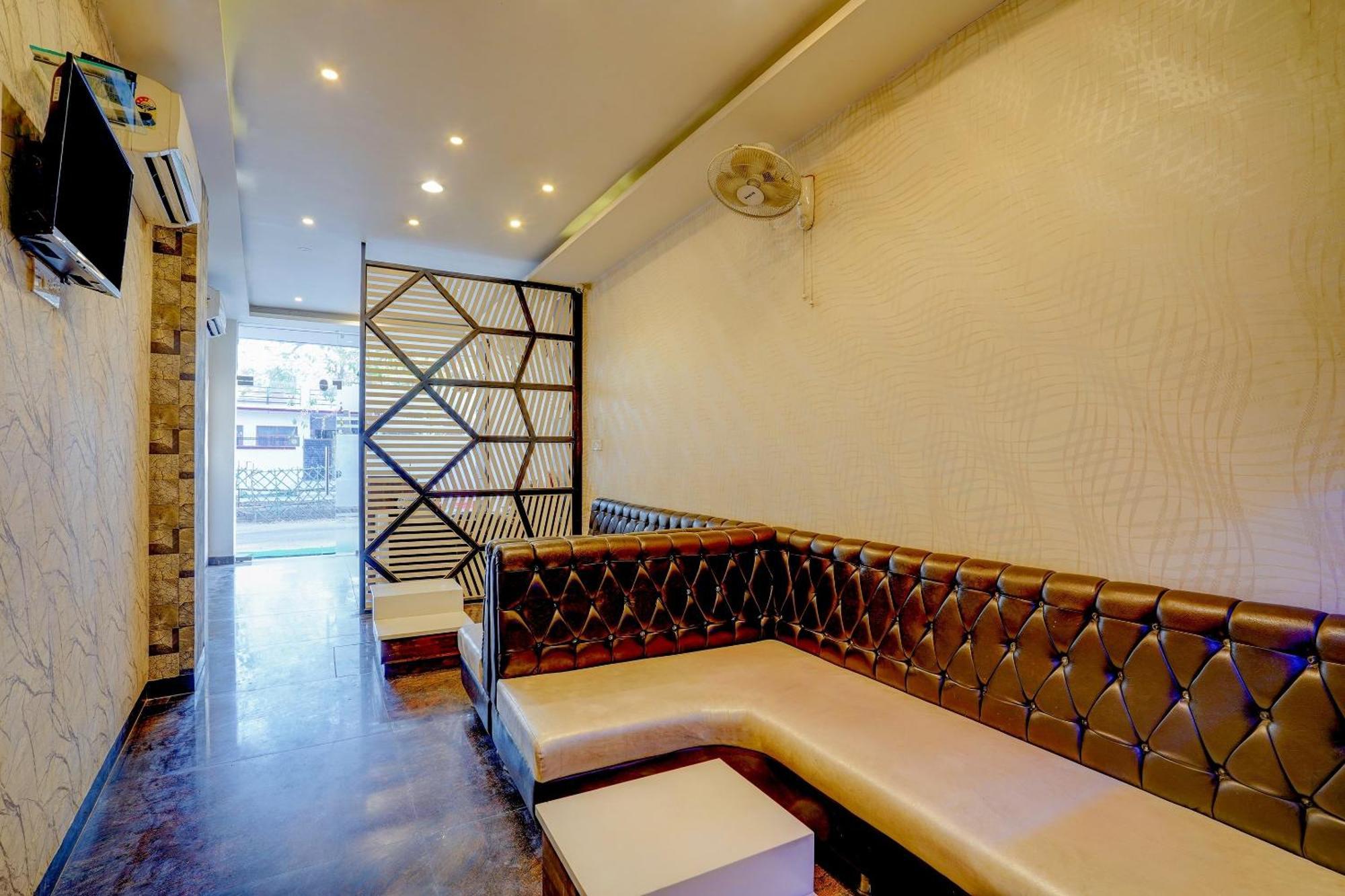 Super Hotel O Traveller Inn Lucknow Dış mekan fotoğraf